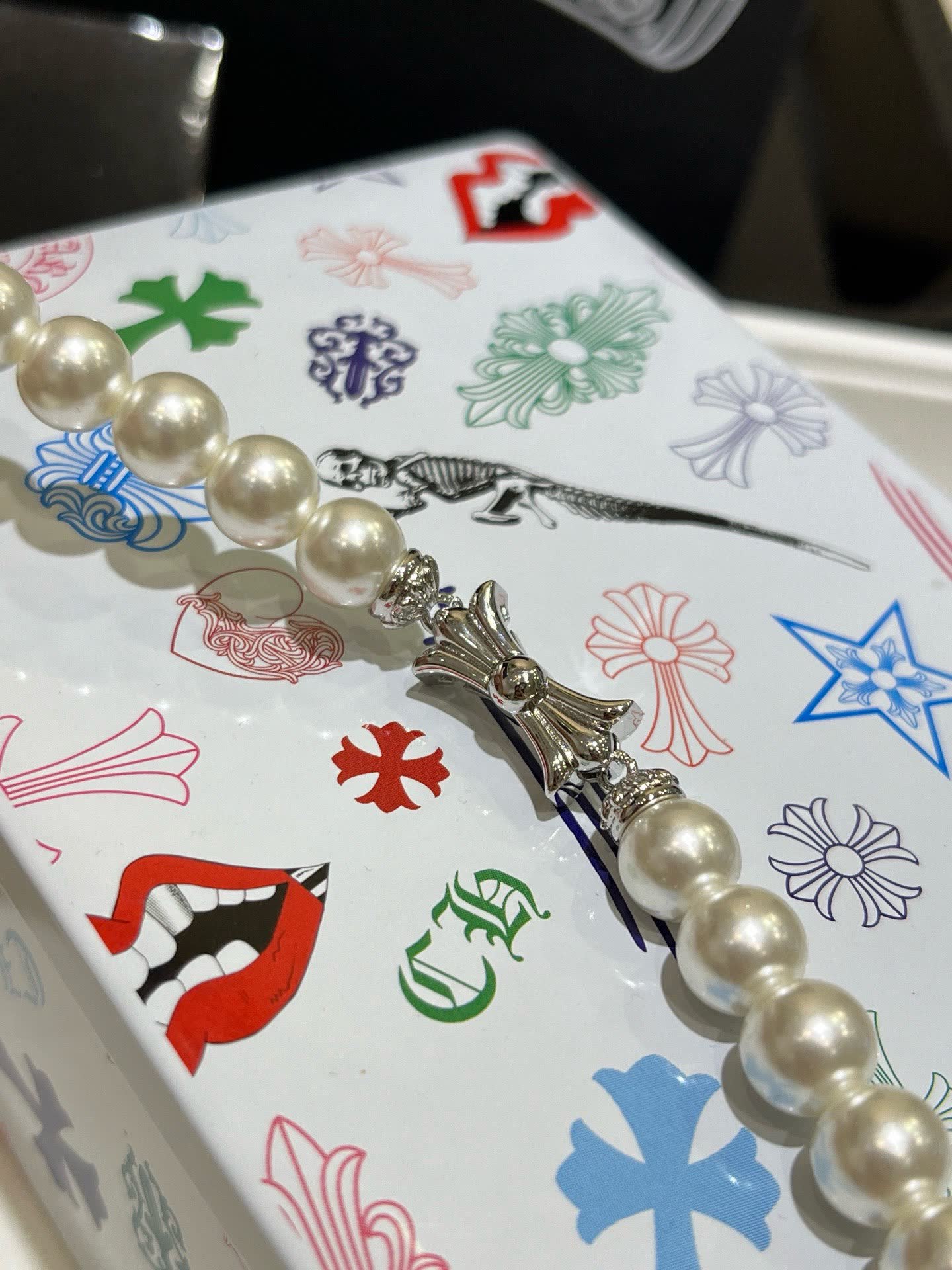 Chrome Hearts Elegant Pearl Cross Pendant Necklace